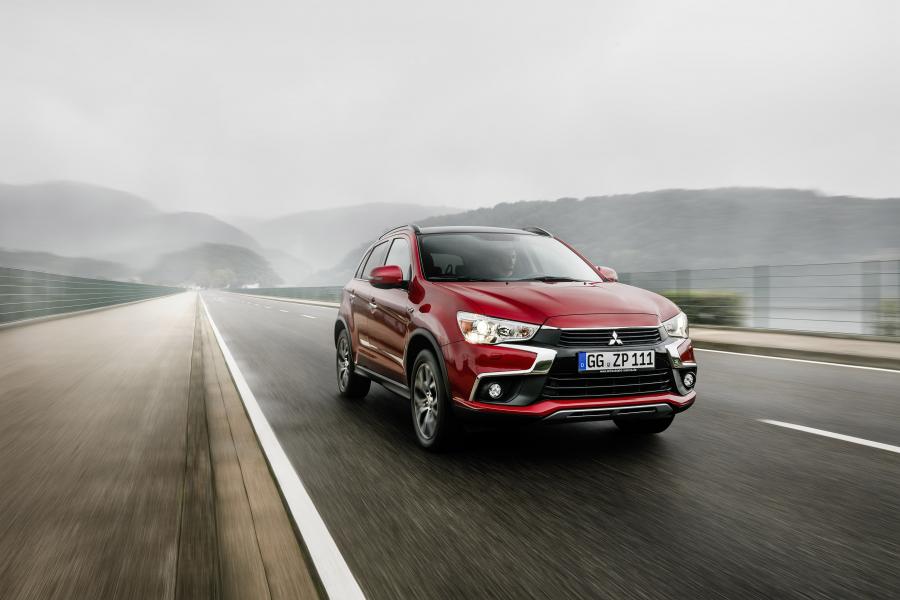  Mitsubishi ASX 2016 года  (фото 15 из 50)